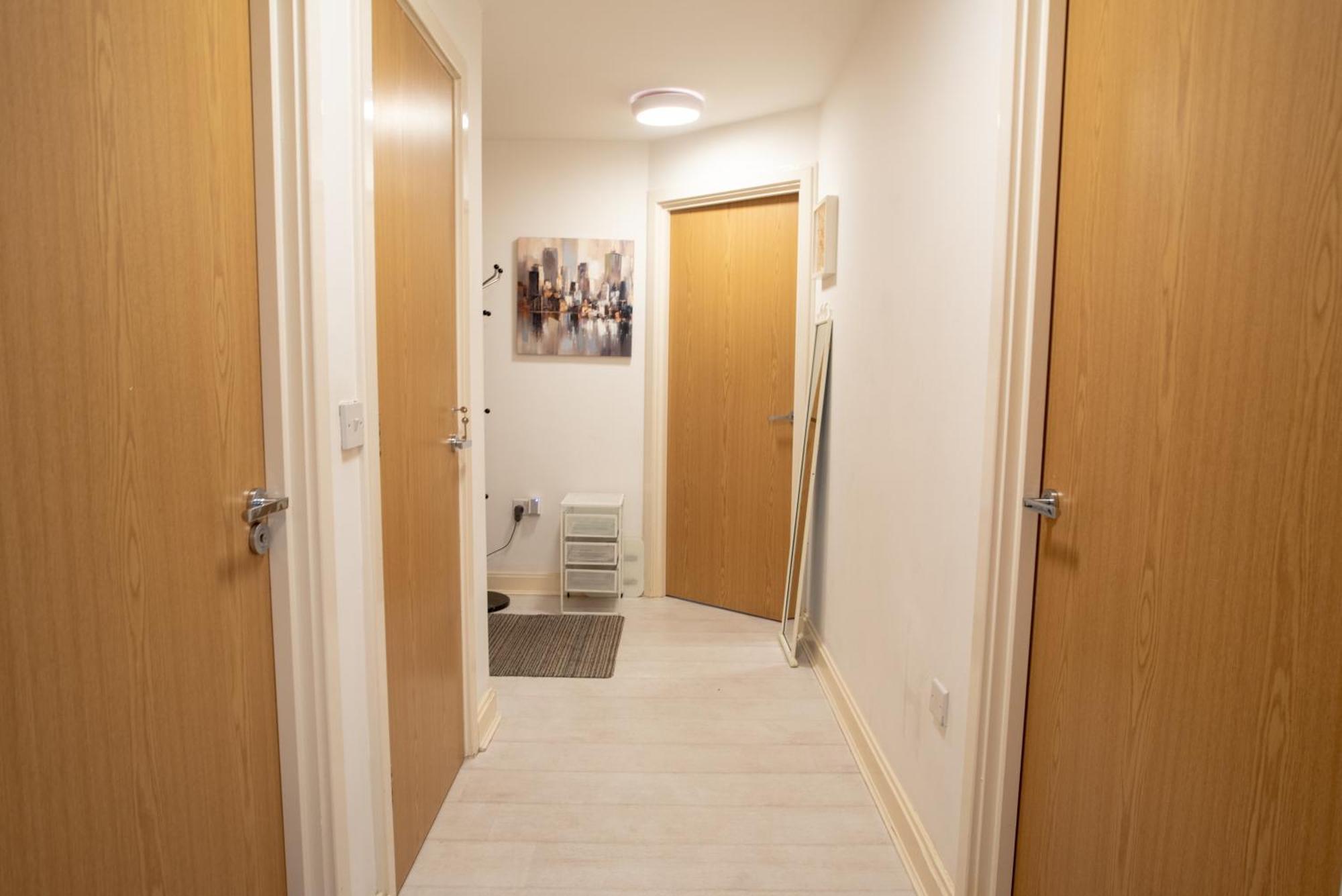 Two-Bedroom Luxury Apartment With Workspace, Free Secure Parking & Coffee Birmingham Exterior foto