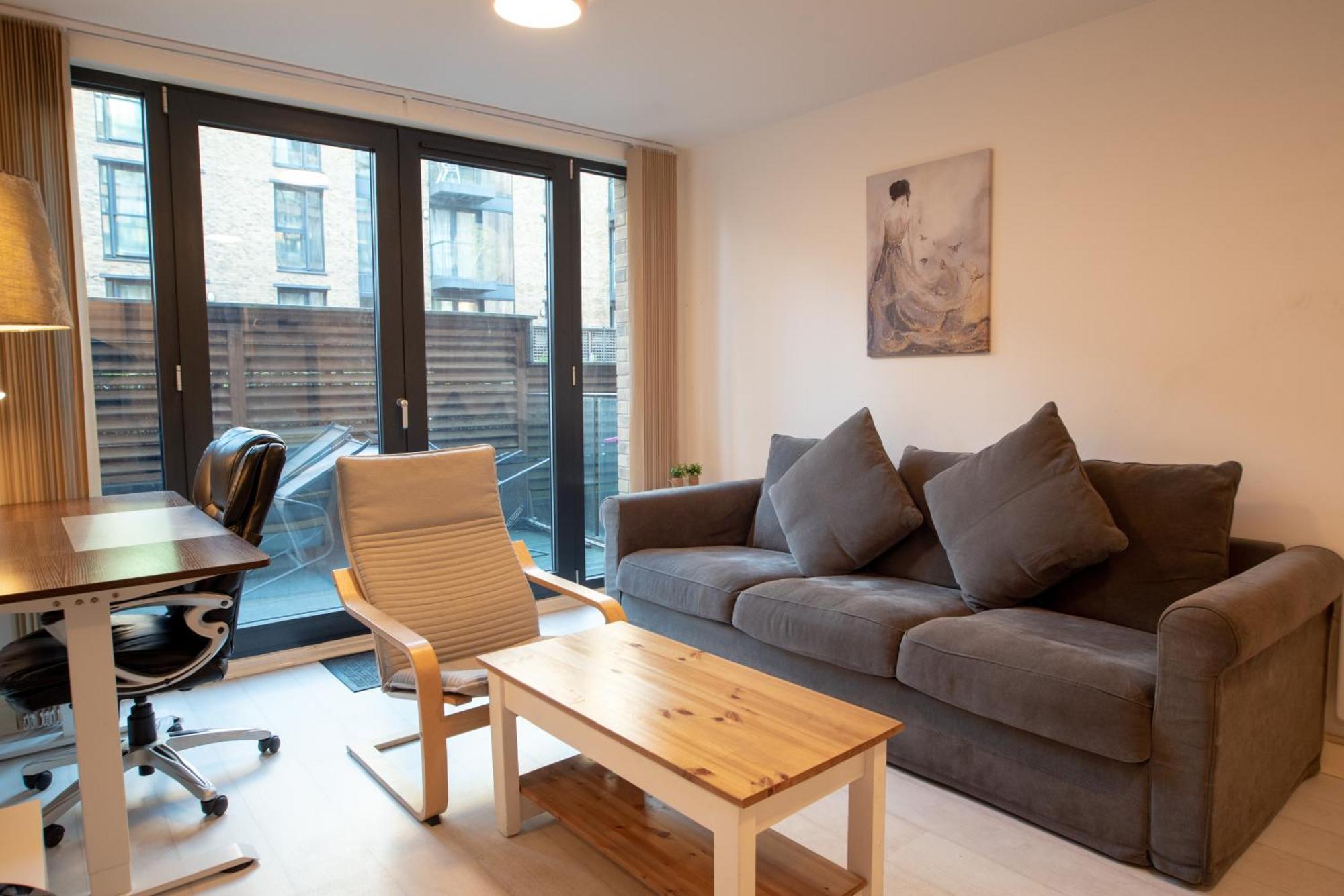Two-Bedroom Luxury Apartment With Workspace, Free Secure Parking & Coffee Birmingham Exterior foto